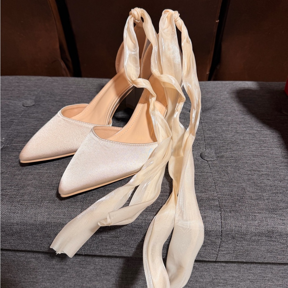 Wedding shoes Satin Ankle-Tie Pointed Toe Block Heel Pumps - Cream - Picture 4 of 11
